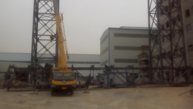 挺轻松 啊   十几吨   吊起来一上午就没事了