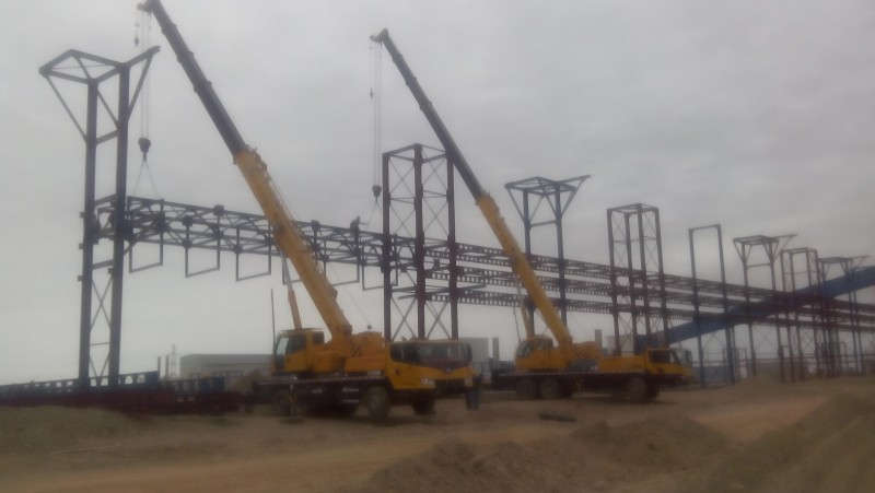 嘿嘿   一个车的活两个车干哈  