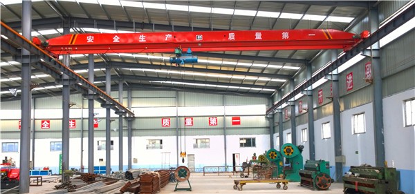 单梁桥式起重机12304.jpg