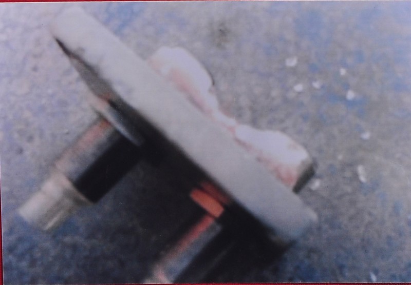 大臂内电磁阀密封不严冬季进水结冰导致无法作业